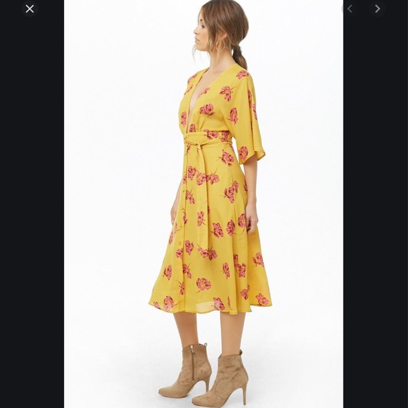 Forever 21 Dresses & Skirts - Forever 21 Belted Plunging Floral Dress